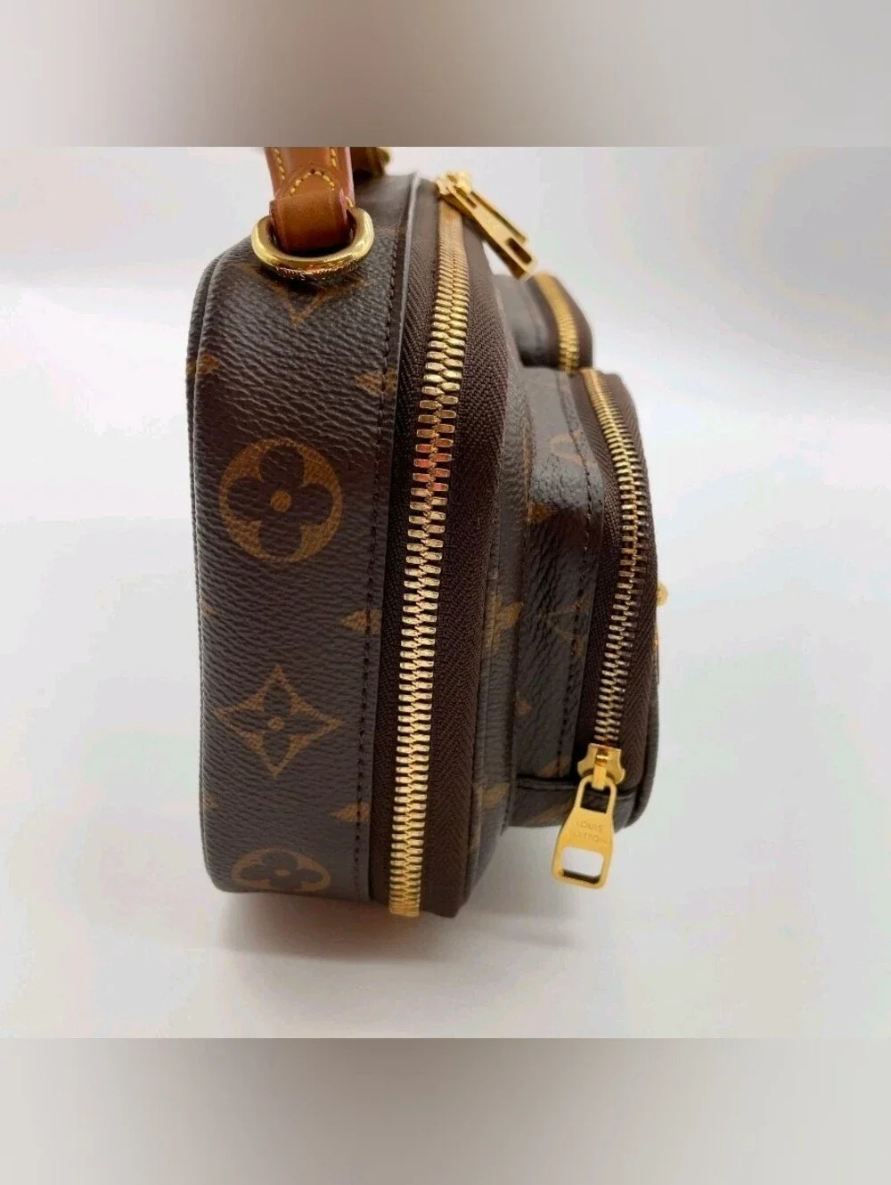 Louis vuitton Monogram Utility Crossbody M80446 W/Box/Dustbag/Strap/Coin pouch